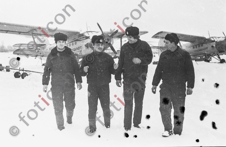 Piloten im Winter | Pilots in winter - Foto Harder-007_DivKBBild058.jpg | foticon.de - Bilddatenbank für Motive aus Geschichte und Kultur